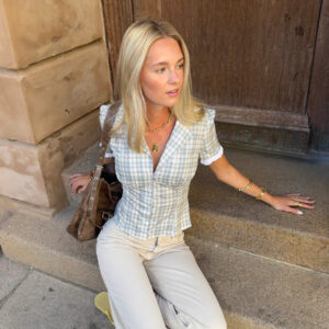 Kassandra fitted shirt with checkers ?C Blue/White