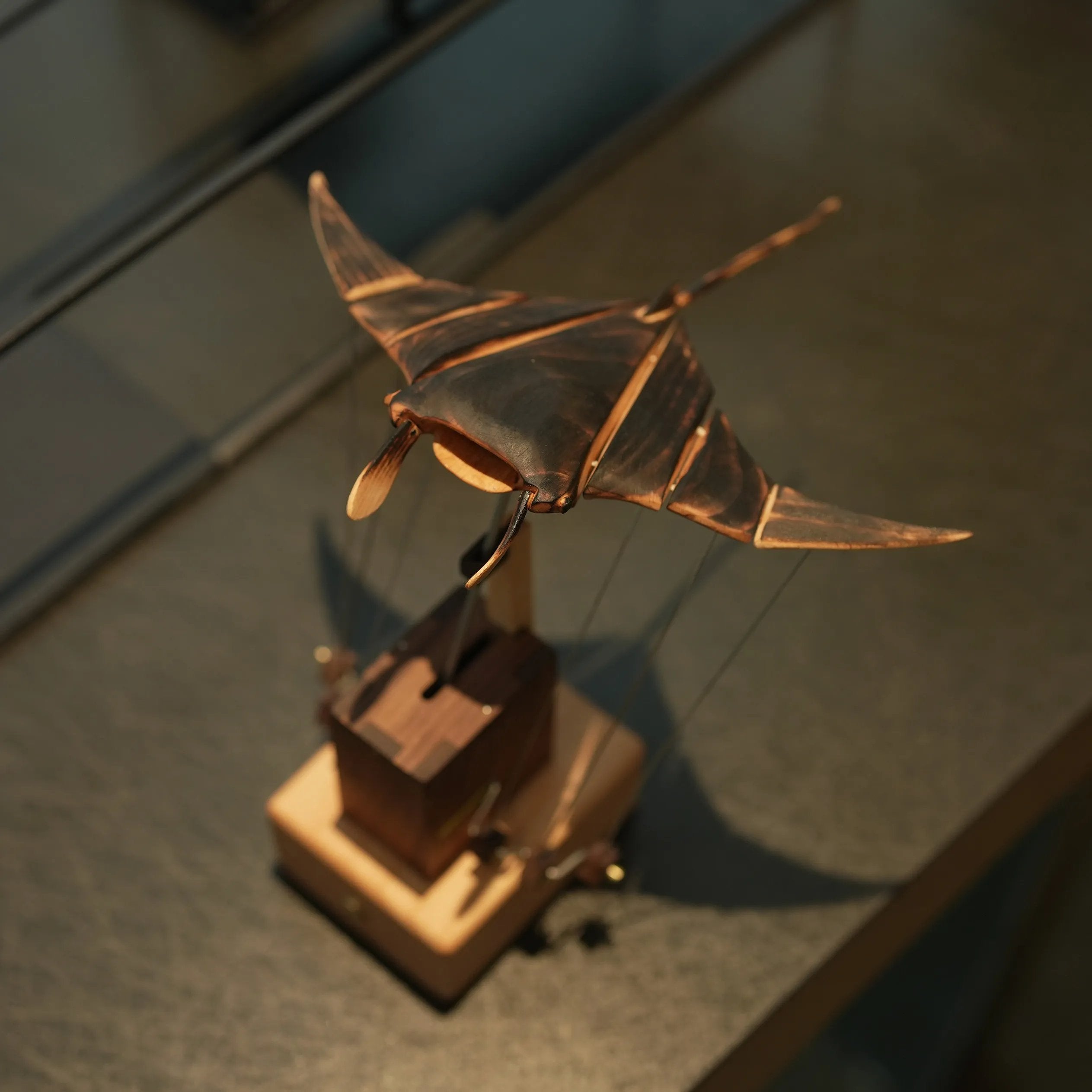 Upgraded Version Handmade Wooden Electric Bionic Manta Ray Ornament - Image 2